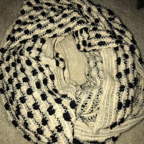 Scarfs! - Picture 2 of 7